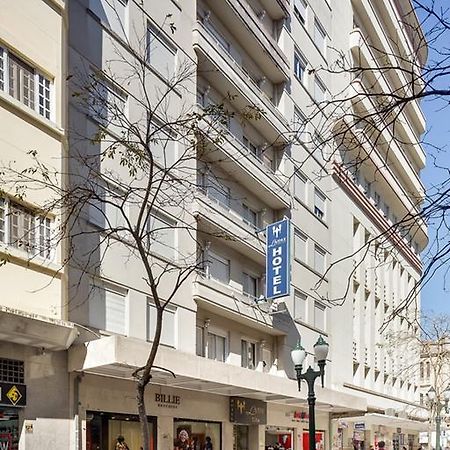 Hotel Lavenue 库里提巴 外观 照片