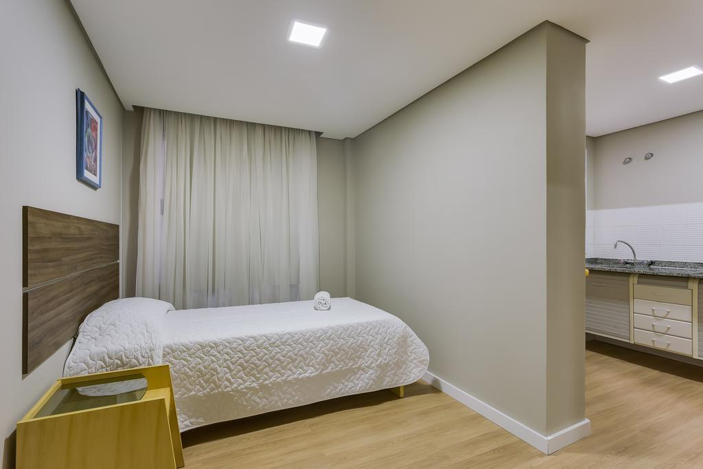 Hotel Lavenue 库里提巴 外观 照片
