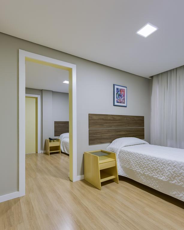 Hotel Lavenue 库里提巴 外观 照片