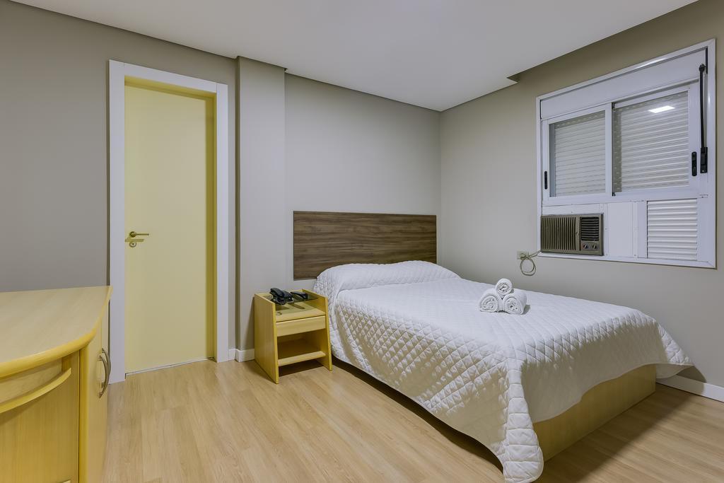 Hotel Lavenue 库里提巴 外观 照片
